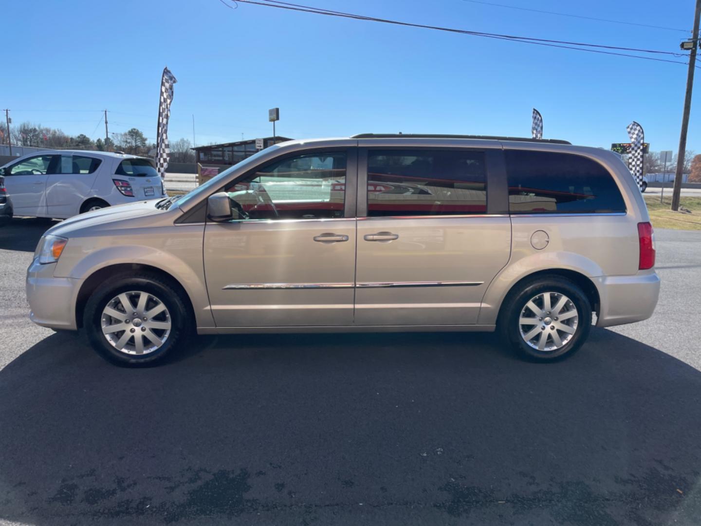 2014 Gold Chrysler Town and Country (2C4RC1BG9ER) with an V6, 3.6 Liter engine, Auto, 6-Spd AutoStick transmission, located at 8008 Warden Rd, Sherwood, AR, 72120, (501) 801-6100, 34.830078, -92.186684 - Photo#4